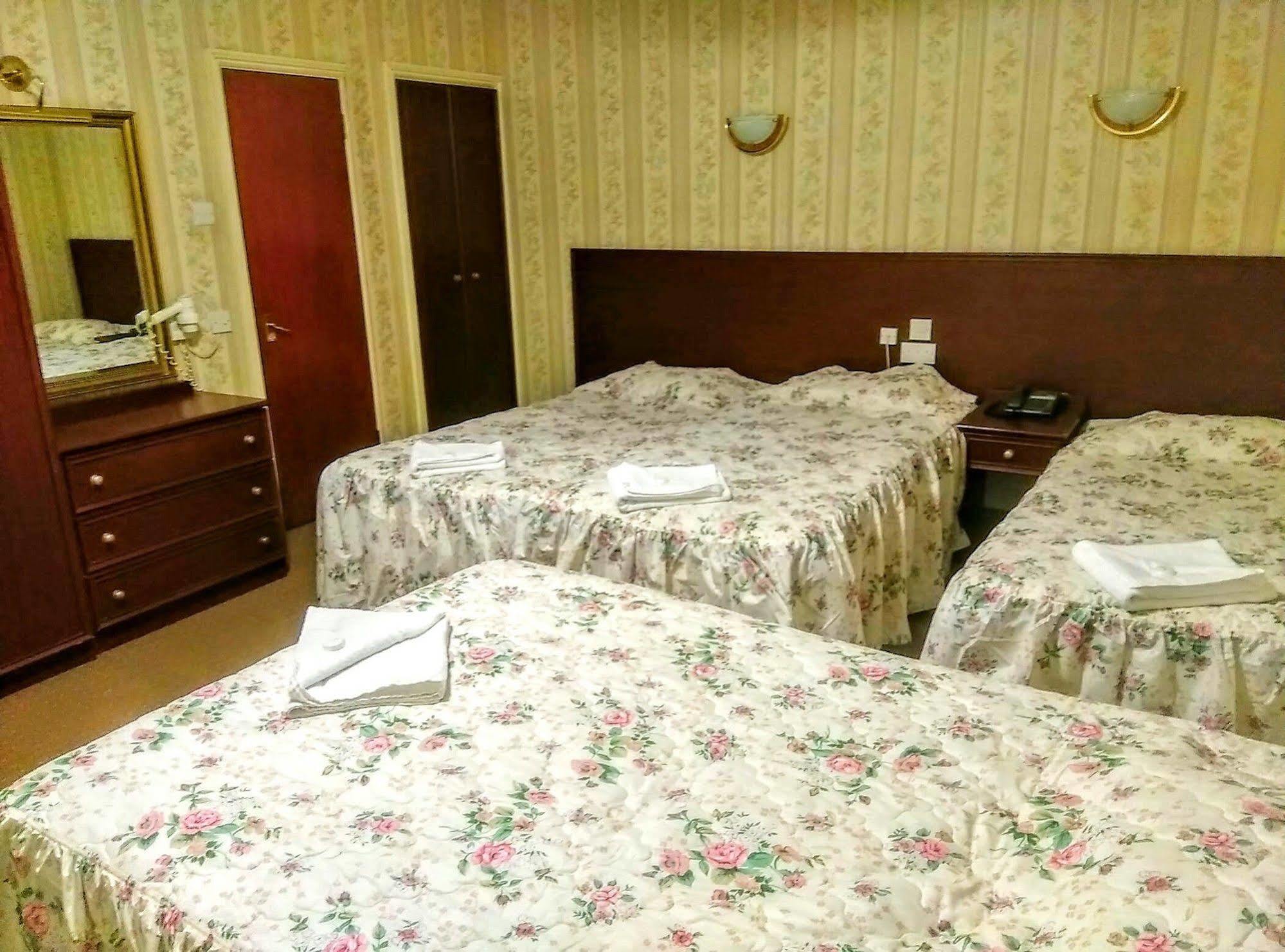 Mandalay Picton House Hotel ลอนดอน ภายนอก รูปภาพ