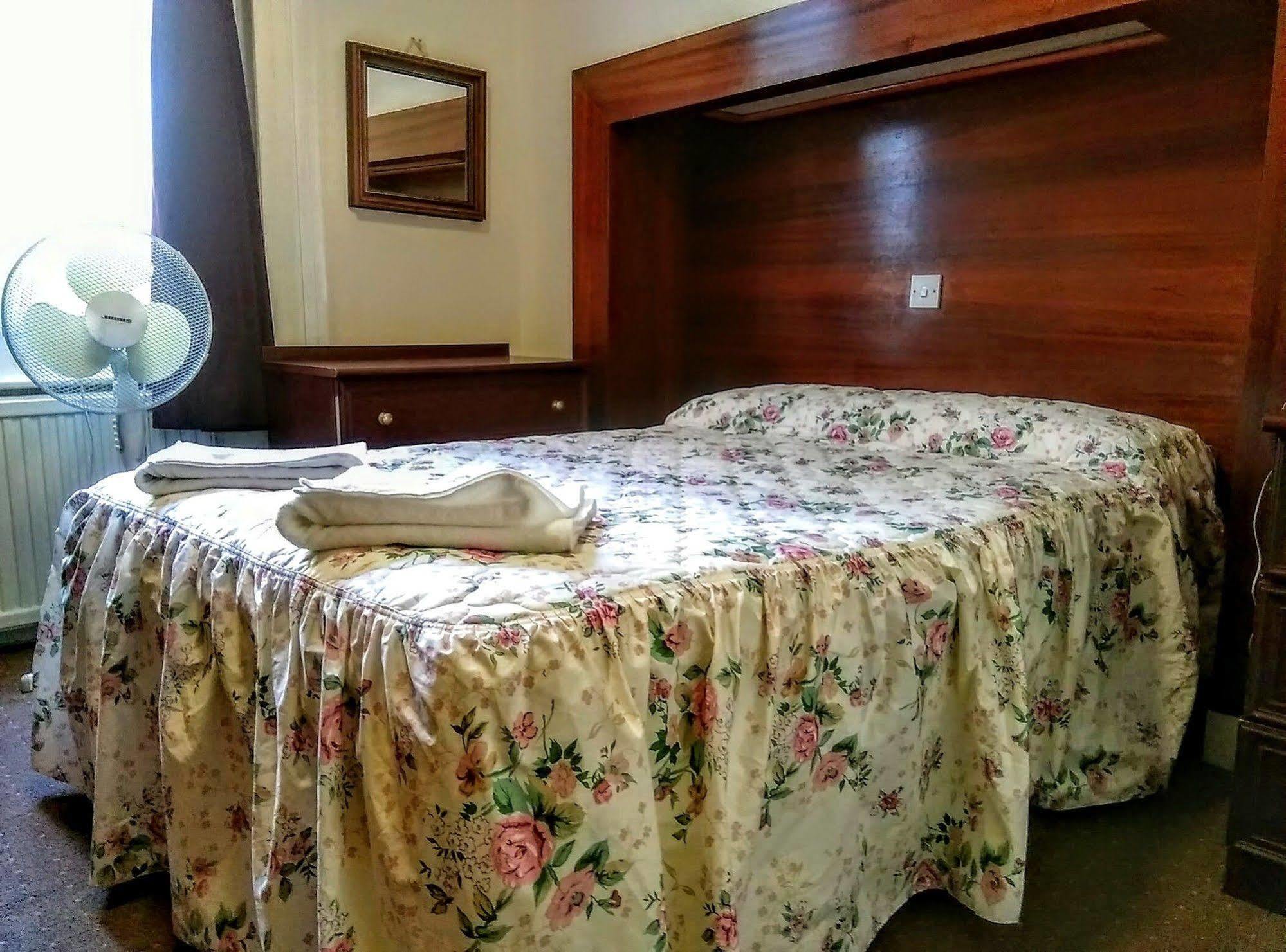 Mandalay Picton House Hotel ลอนดอน ภายนอก รูปภาพ